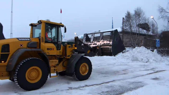 Agganis Frontend Loader Snow Plowing 04
